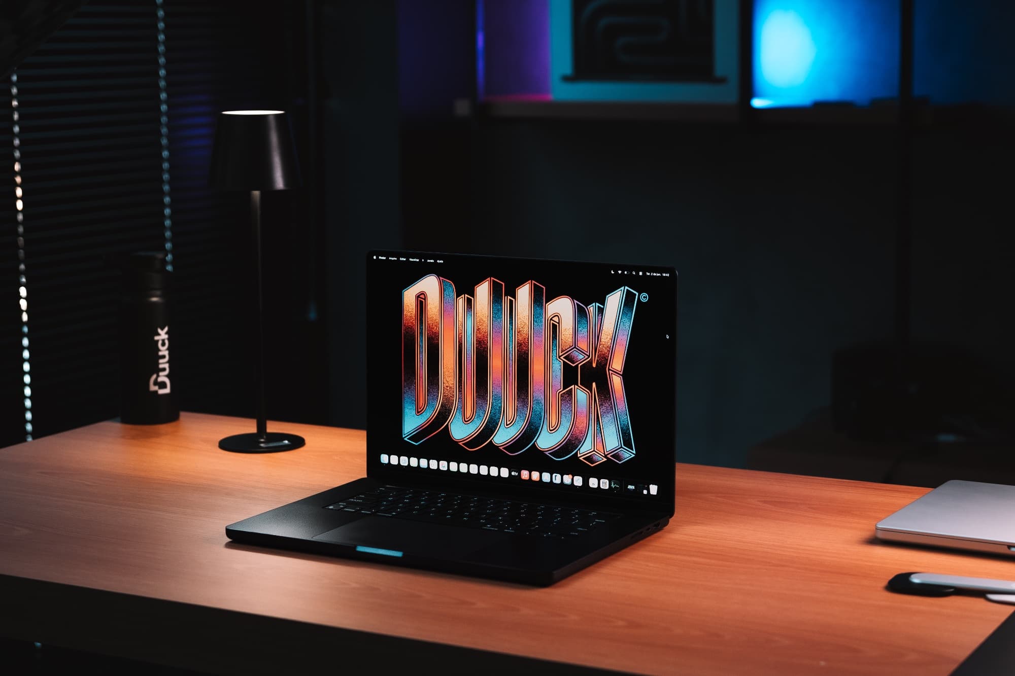 MacBook Pro 16" M4 MAX 36GB 1TB 14-CPU 32-GPU — foto 1